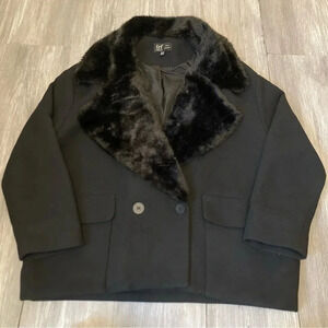 Zara Women's Black Fur Lapel Coat/Jacket Size S/M Boxy Fit Front Pockets